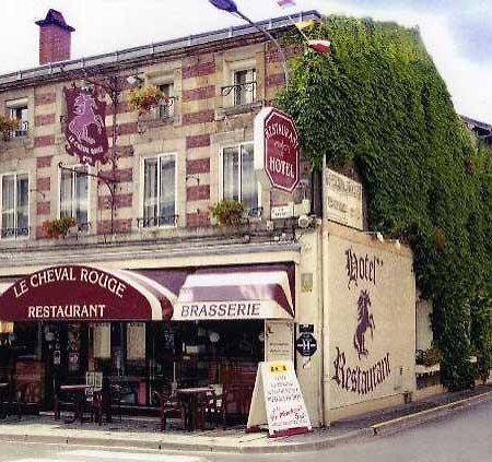 Logis Le Cheval Rouge Hotel Сант-Мену Екстериор снимка