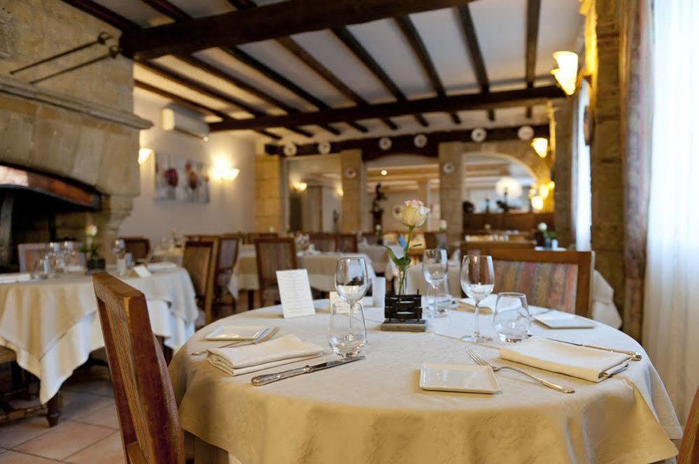 Logis Le Cheval Rouge Hotel Сант-Мену Екстериор снимка